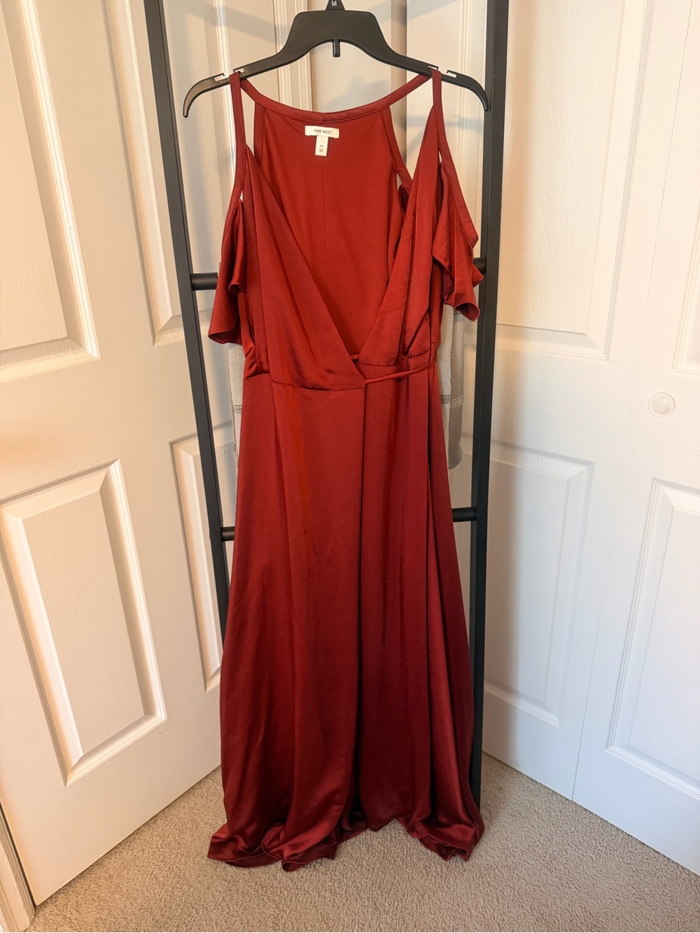 Nine West Burgundy Cold-Shoulder Maxi Dress